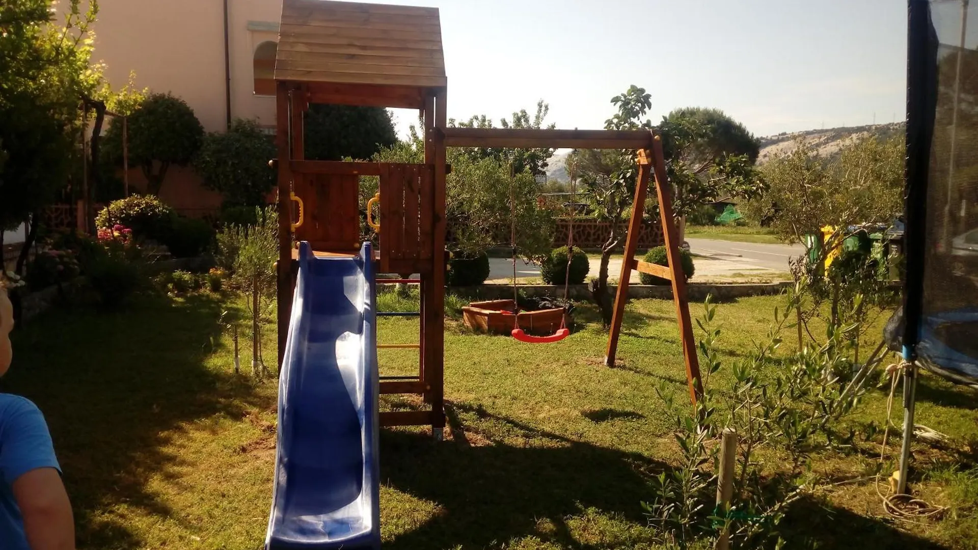 Apartmani Ivan & Mirjana 2 Lopar 0*,  Croatia